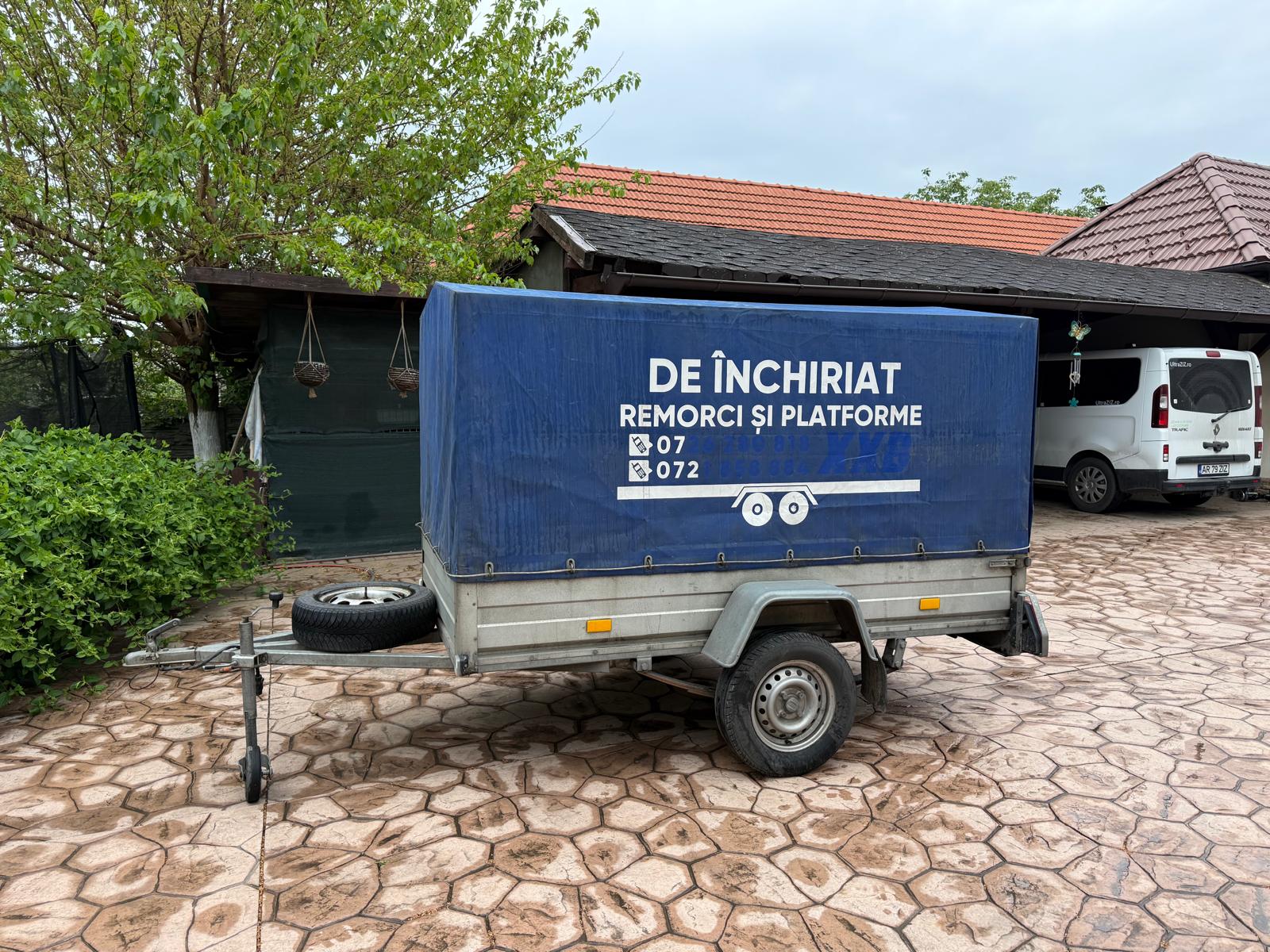 Remorcă cu prelată
